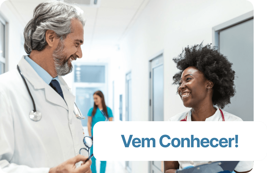 Dois médicos se olhando e rindo, com uma mensagem de Vem conhecer